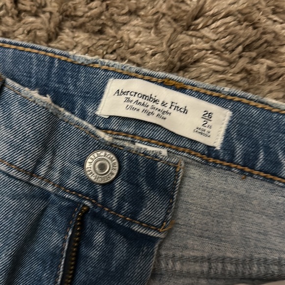 Abercrombie & Fitch Curve Love Ankle Straight Ultra High Rise NWT - Picture 5 of 6